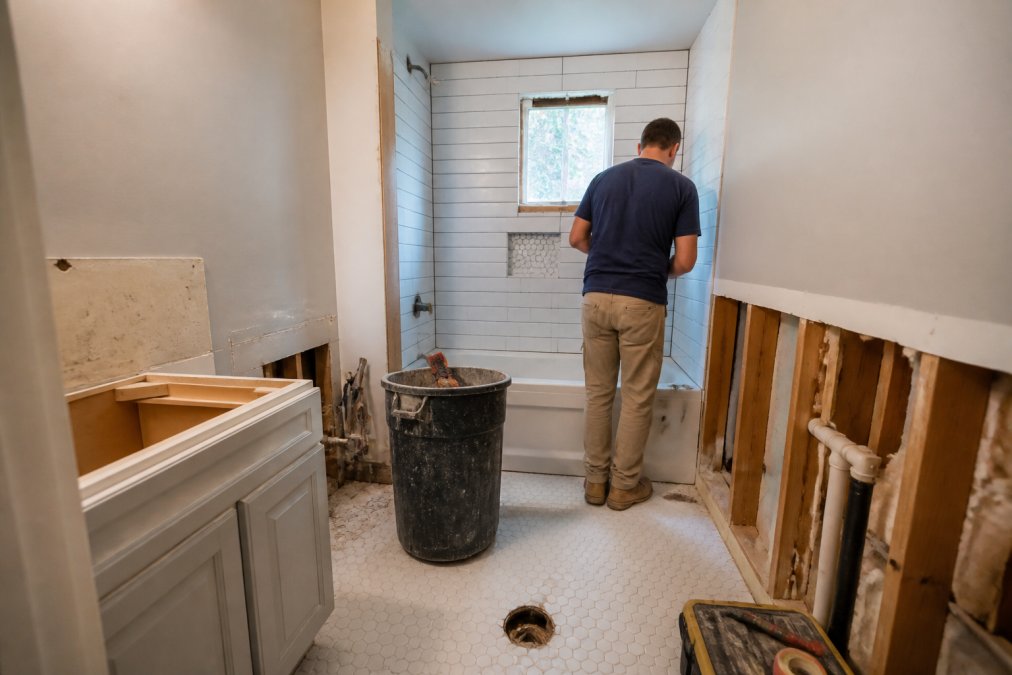 Renovating a Bathroom While Living There: 2026 Guide